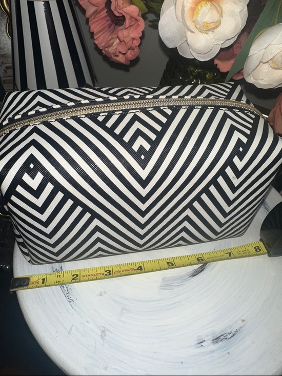 Dabney Lee Black and White Zebra Zigzag Cosmetic Bag NWOT - Picture 8 of 10